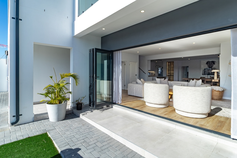 To Let 4 Bedroom Property for Rent in Sandown Estate Western Cape